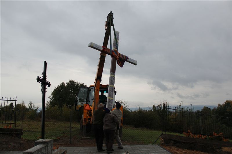krzyz cmentarz 049